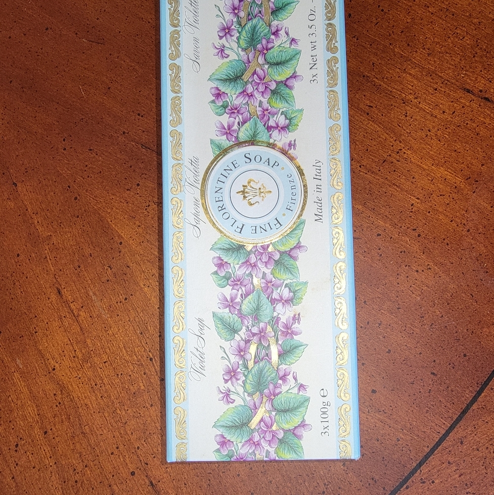 Shower gift sets and luxury soap pack